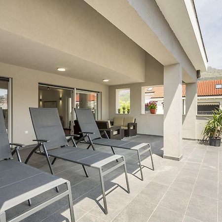 Luxury 3 Bed Apartment, Large Terrace, Pool, Close To Beach And Split! Podstrana Exterior foto