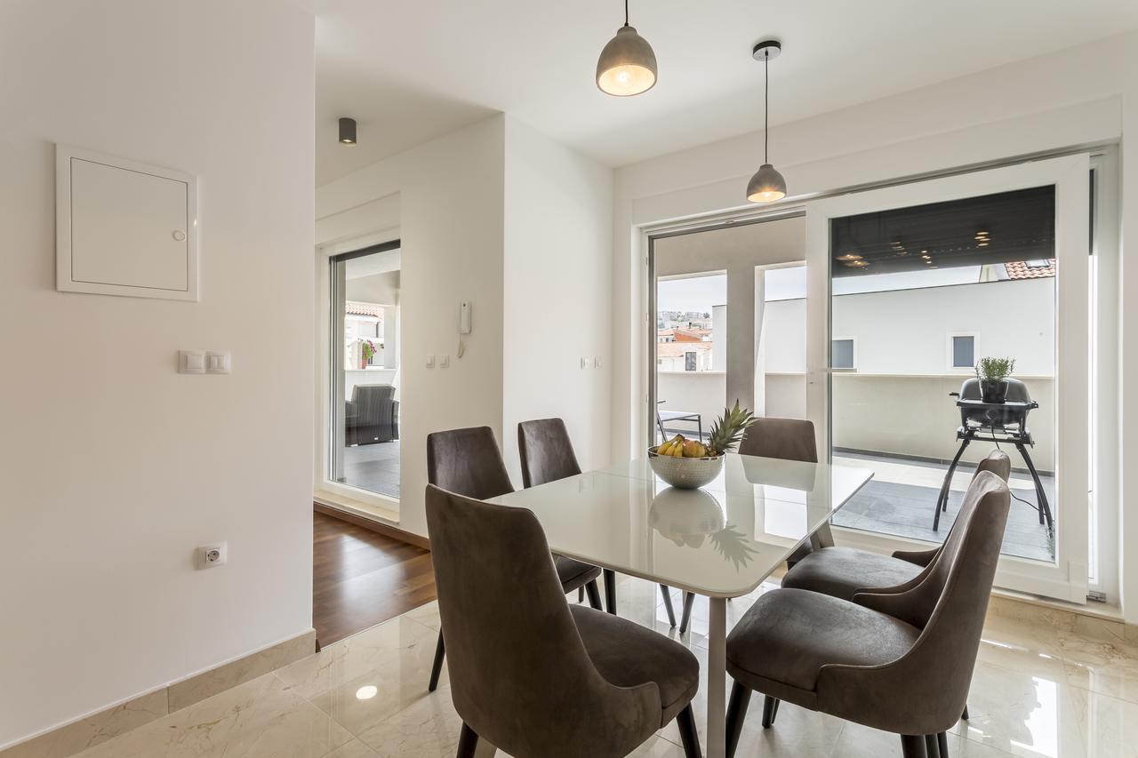 Luxury 3 Bed Apartment, Large Terrace, Pool, Close To Beach And Split! Podstrana Exterior foto