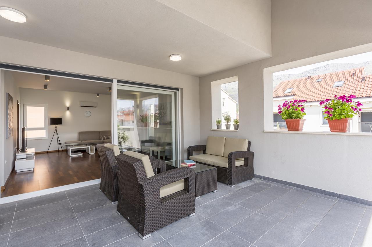 Luxury 3 Bed Apartment, Large Terrace, Pool, Close To Beach And Split! Podstrana Exterior foto